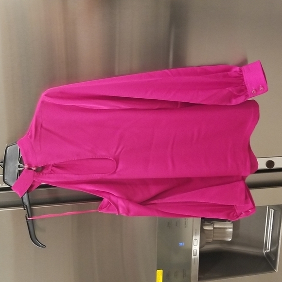 💕TRINA TURK💕 Negroni Top Magenta XS NWT Blouse Satin Georgette One-Shoulder - Picture 7 of 12